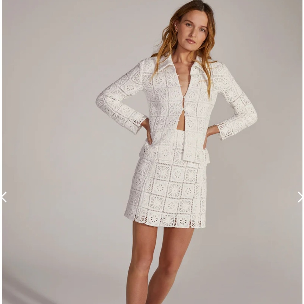 FAVORITE DAUGHTER - THE CROCHET DREAM TOP